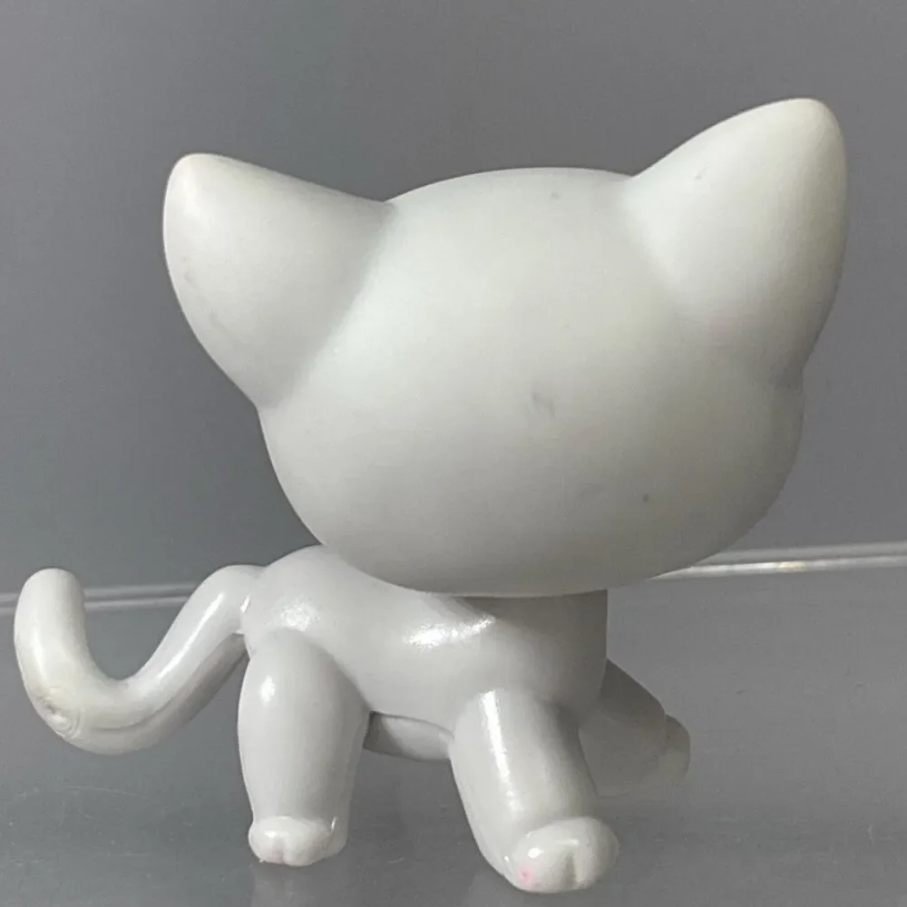 Littlest Pet Shop Authentic LPS #64 White Shorthair Cat Blue Dot Eyes Pink Ears